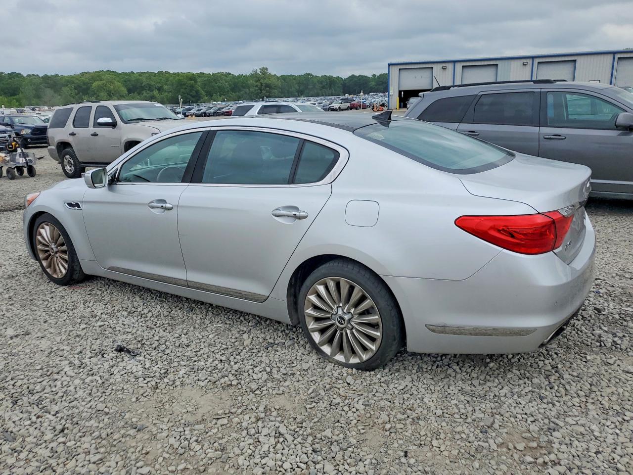 Kia K900 Luxury