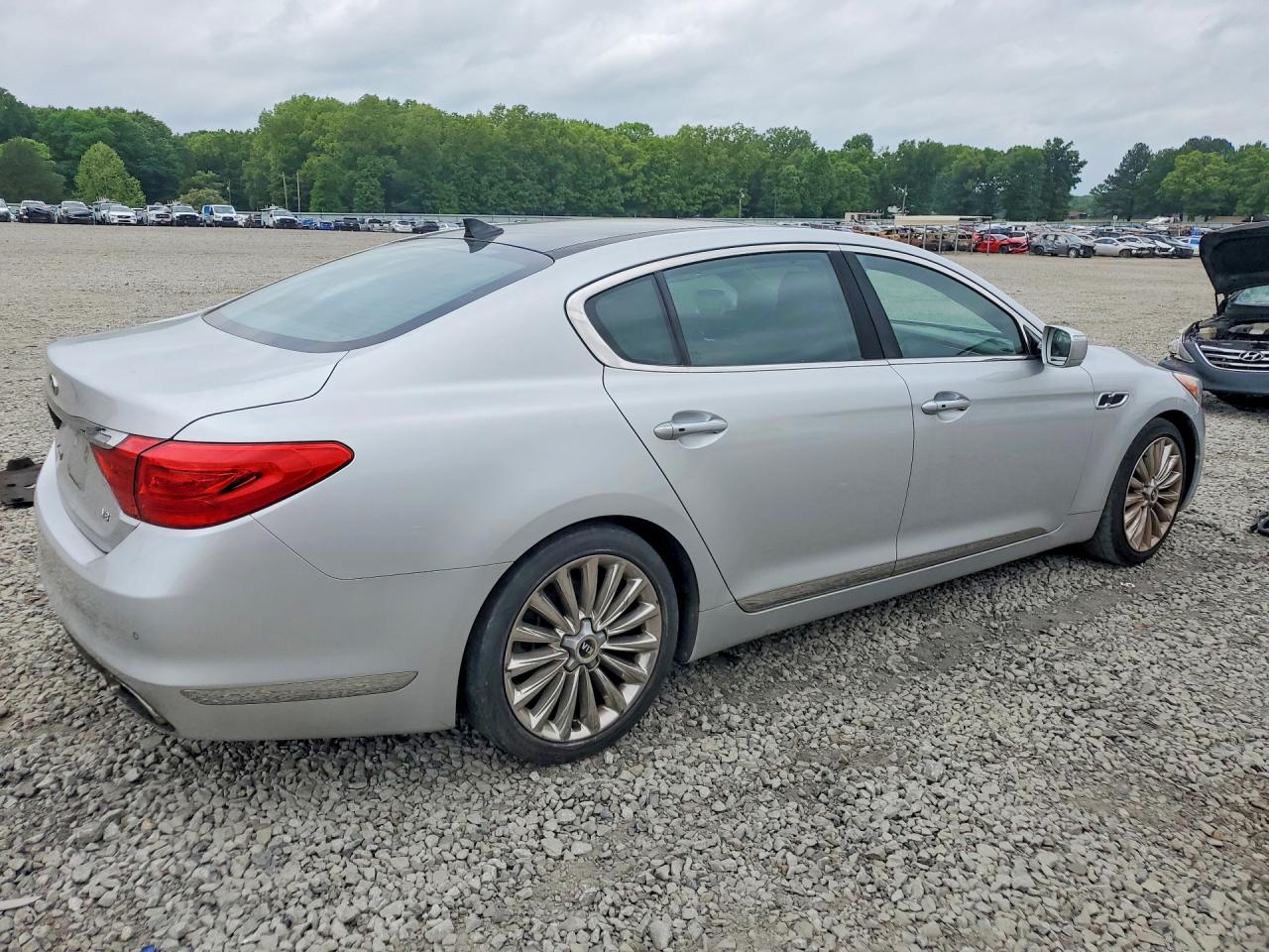 Kia K900 Luxury