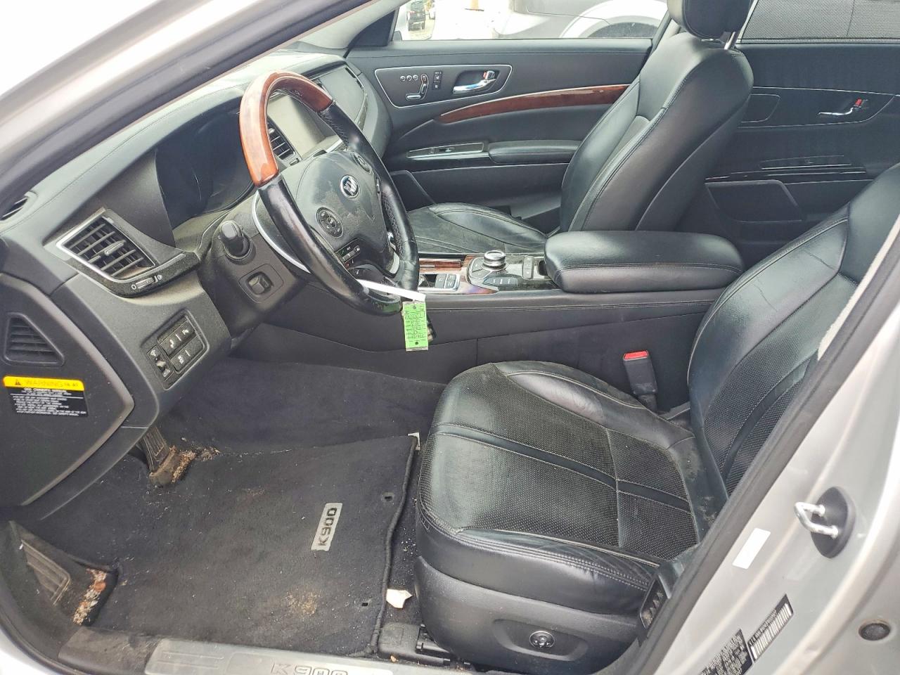 Kia K900 Luxury