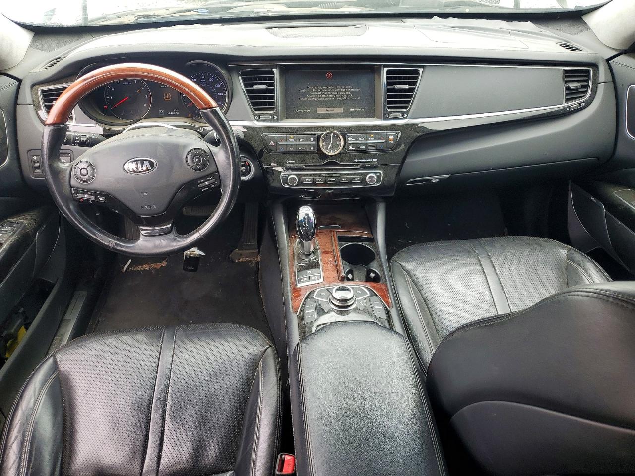 Kia K900 Luxury