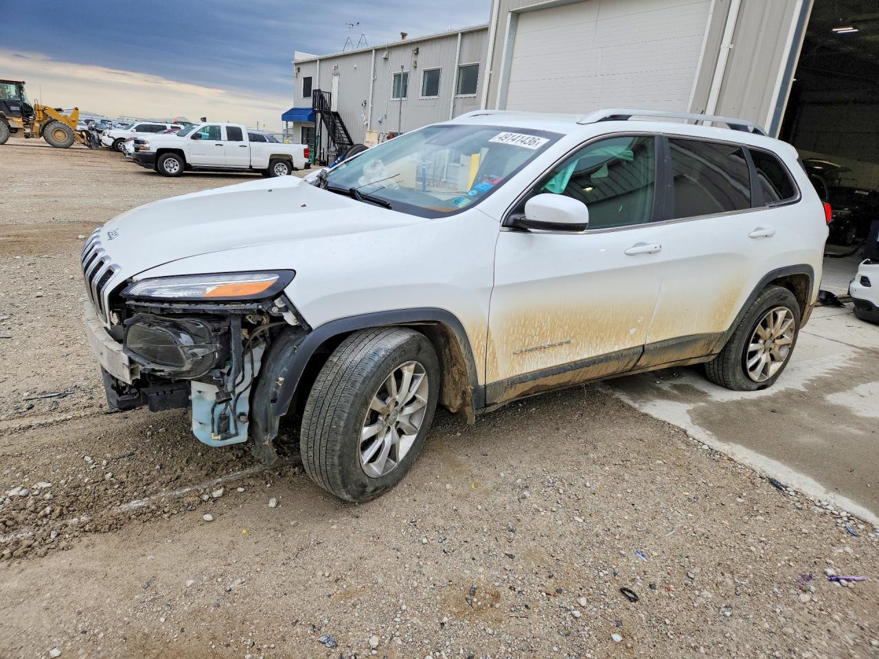 Salvage Jeep Cherokee Image