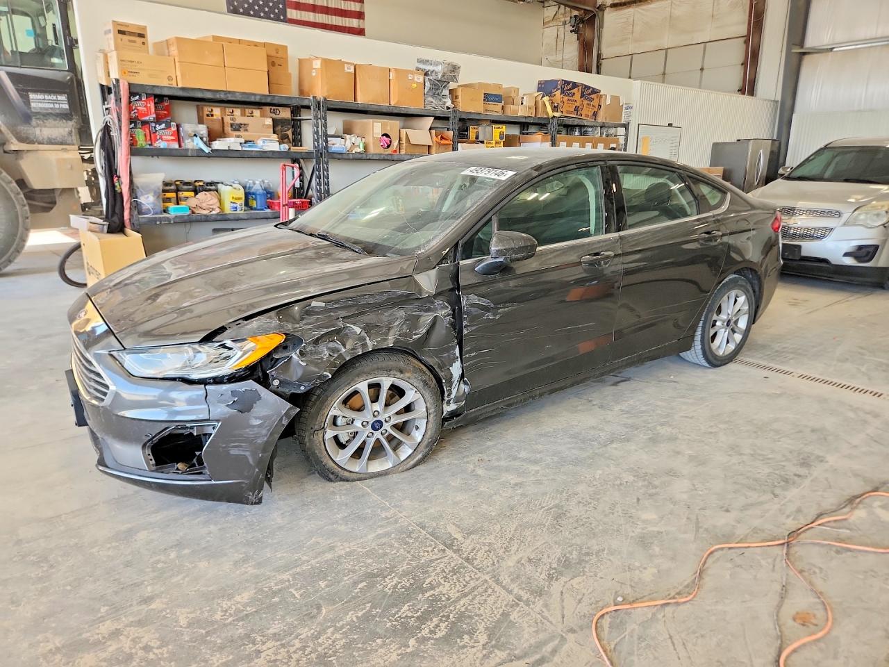 Salvage Ford Fusion Image