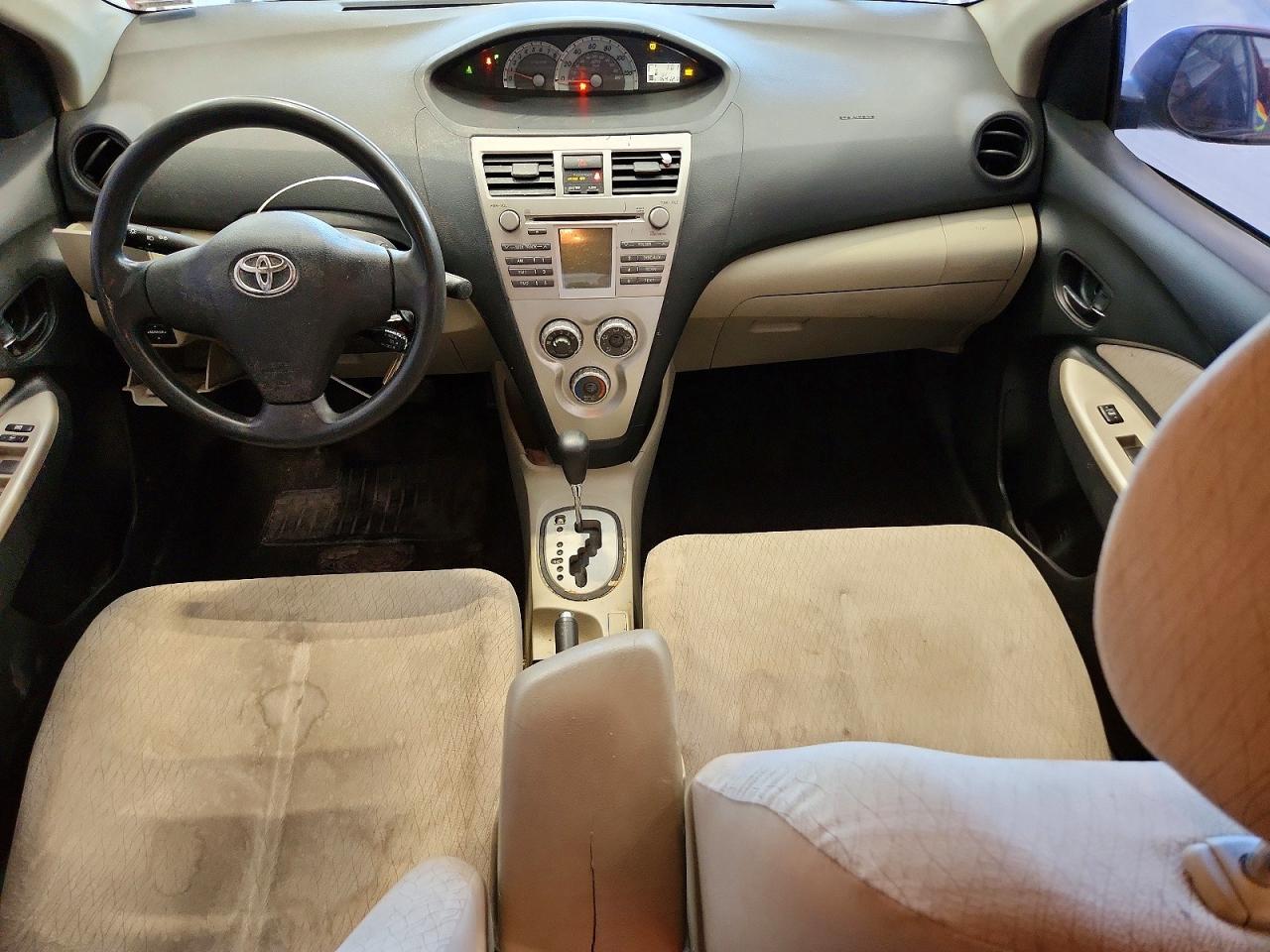 Toyota Yaris Base
