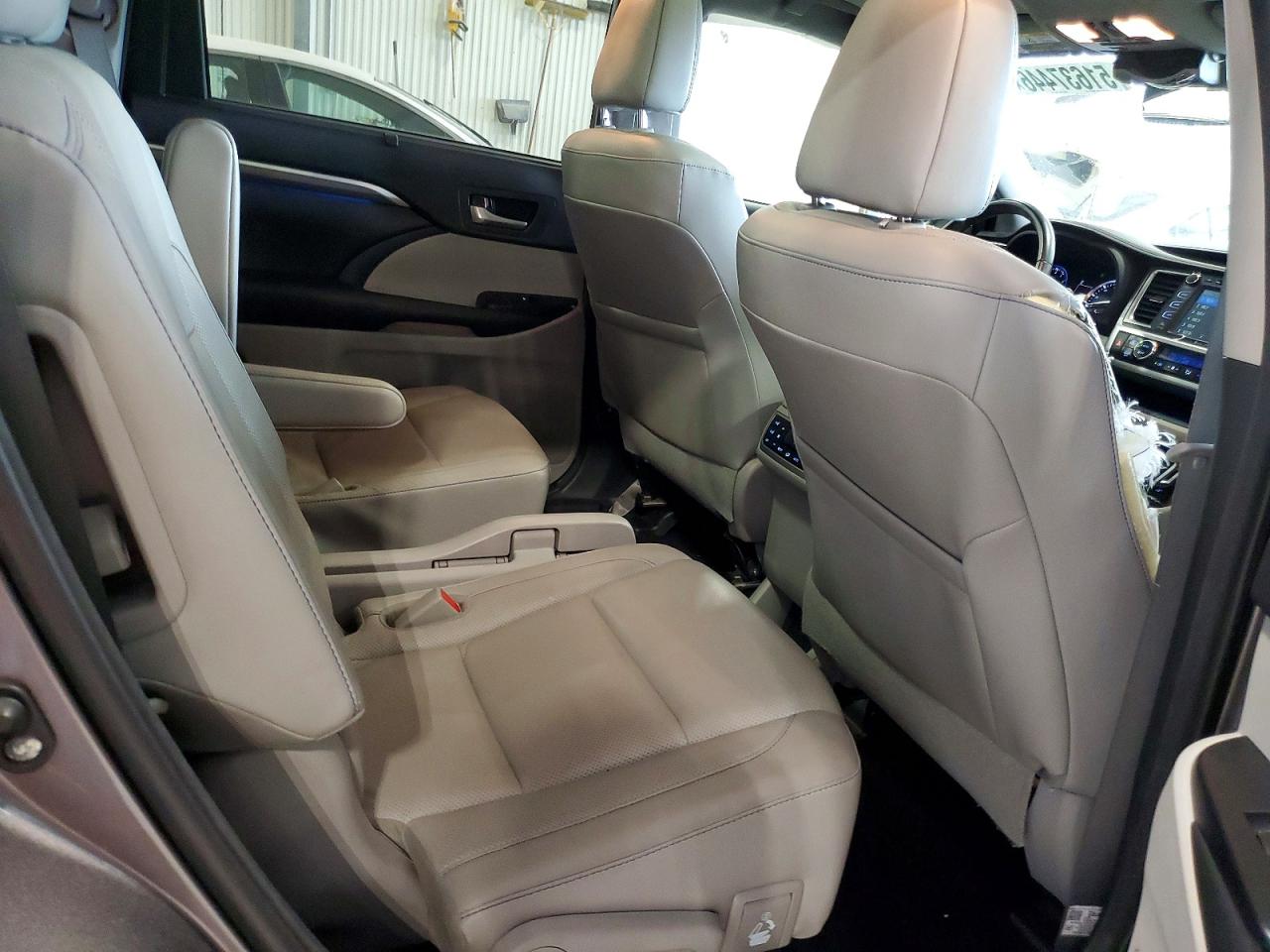 Toyota Highlander Limited Platinum
