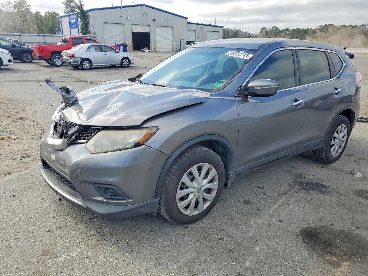 Salvage Nissan Rogue Image