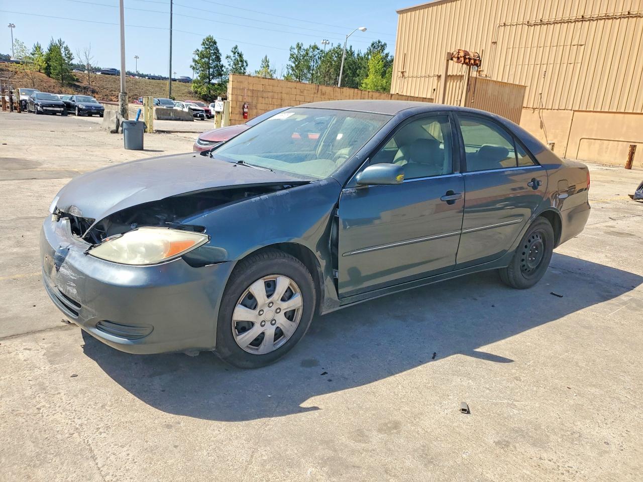 Salvage Toyota Camry Image