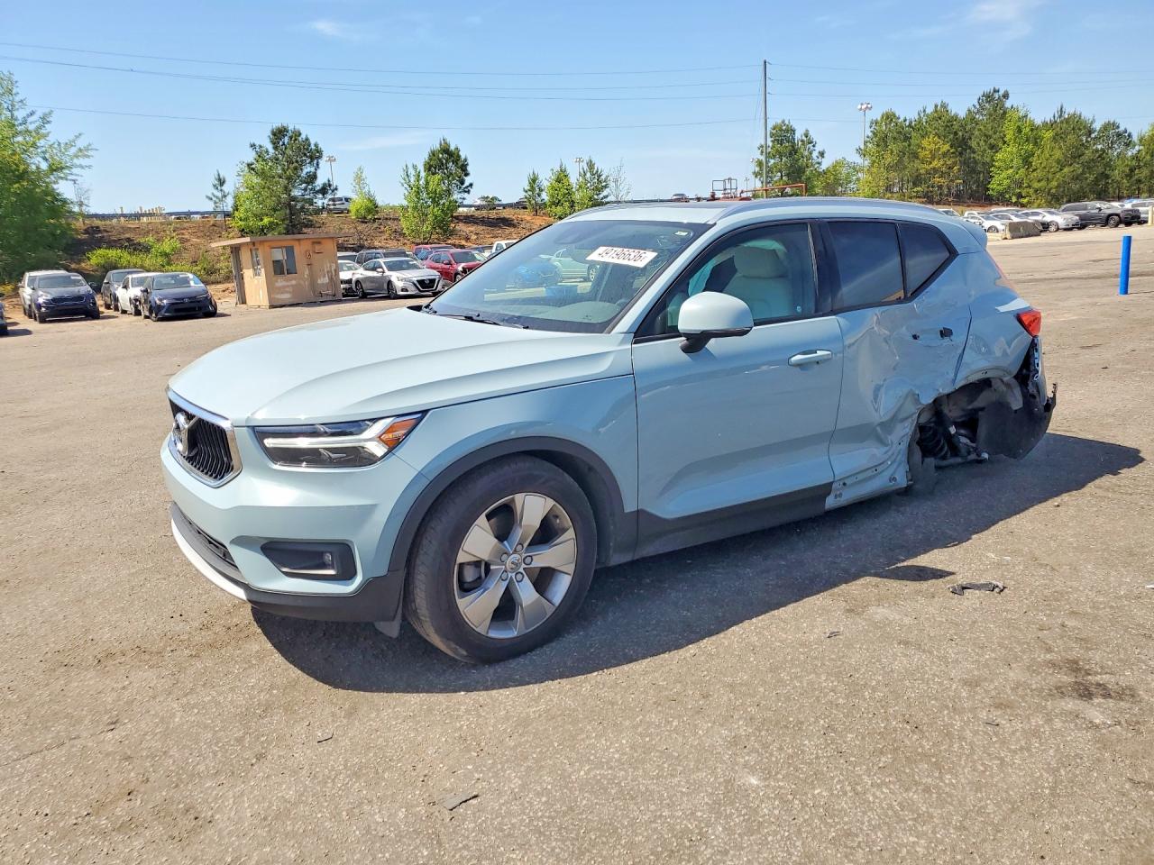 Salvage Volvo XC40 Image