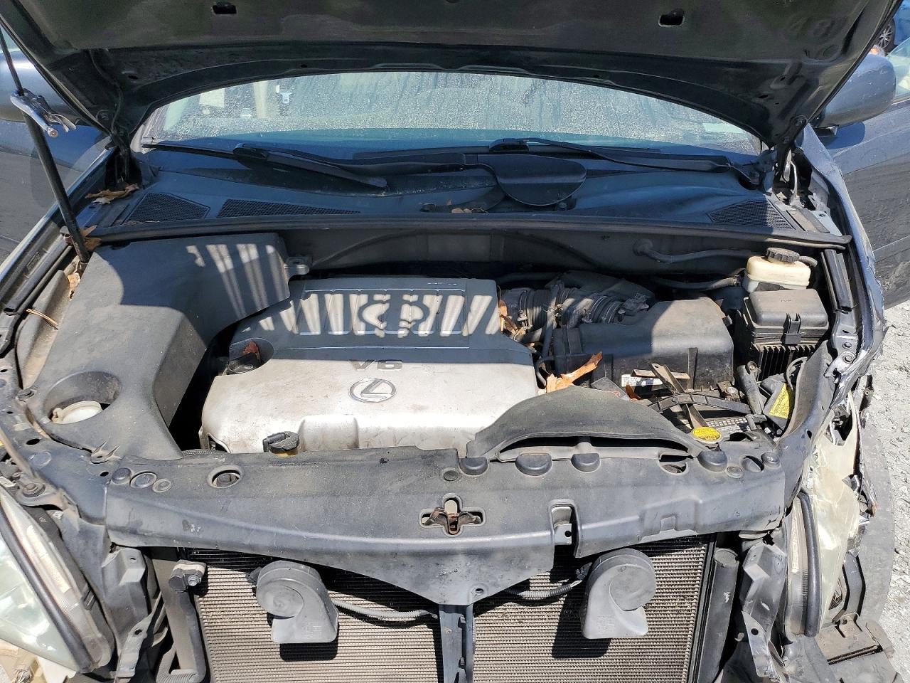 Lexus RX Base