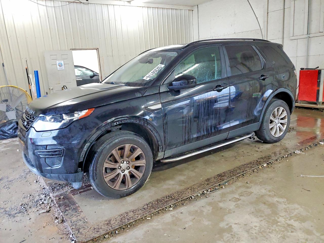 Salvage Land Rover Discovery Image