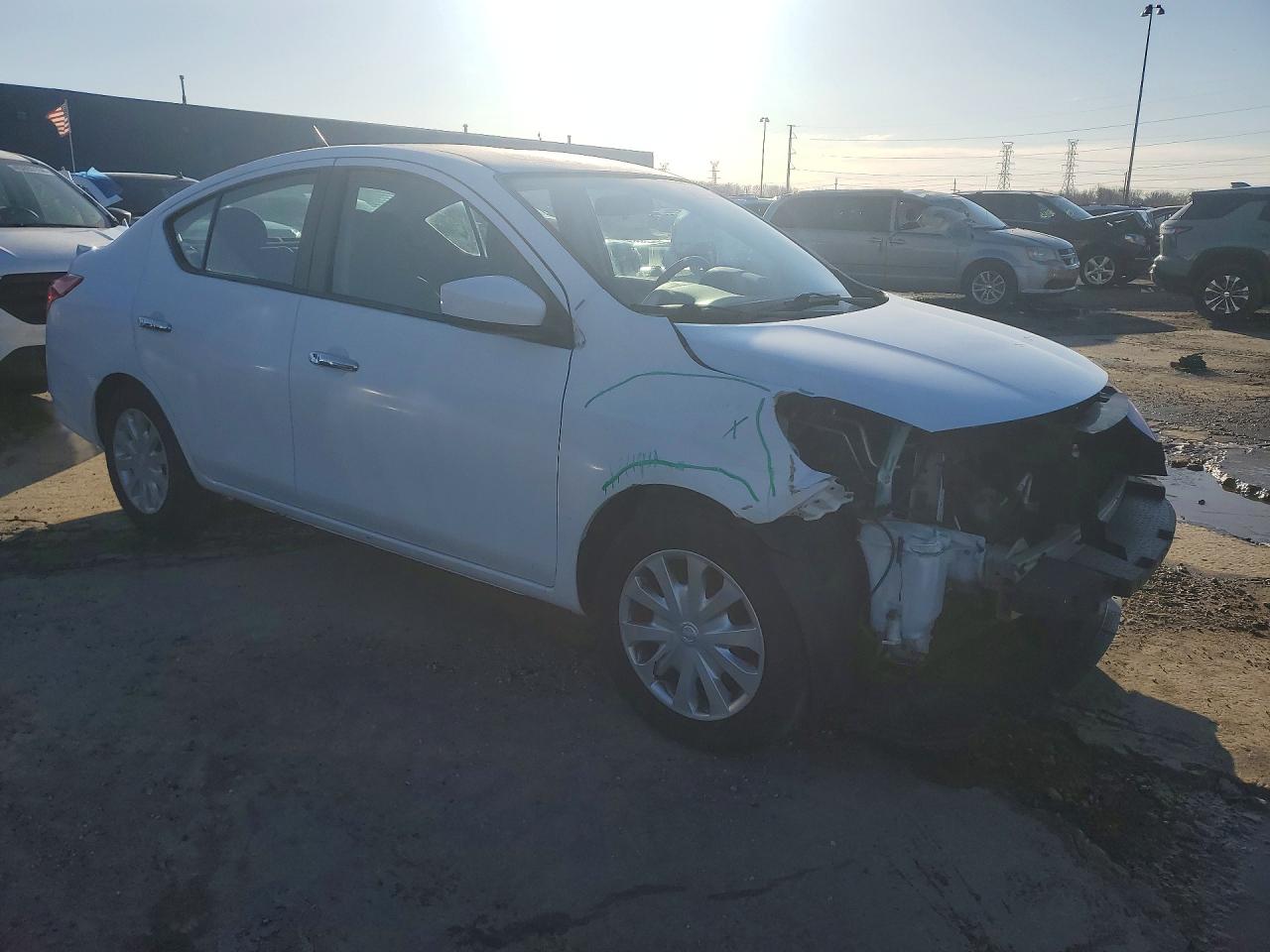 Nissan Versa Sv
