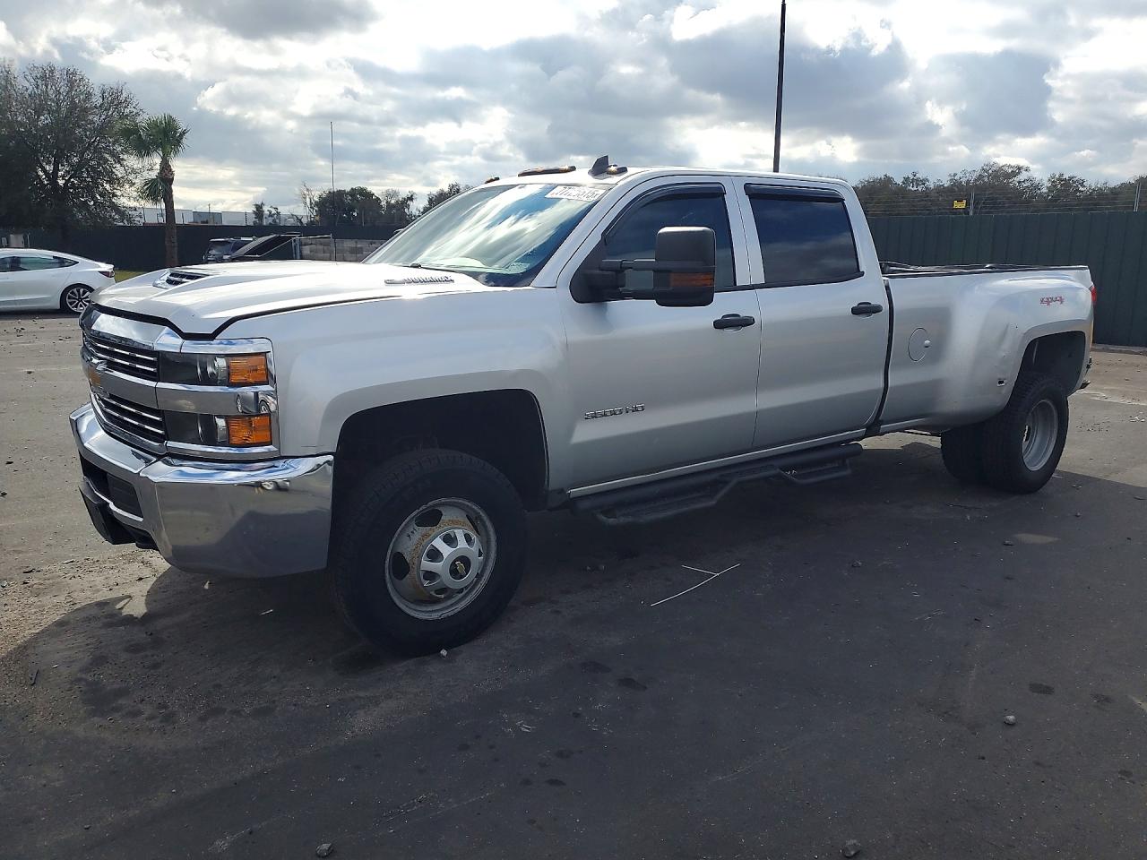 Salvage Chevrolet Silverado Image