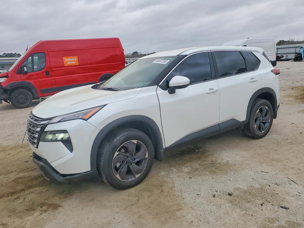 Salvage Nissan Rogue Image