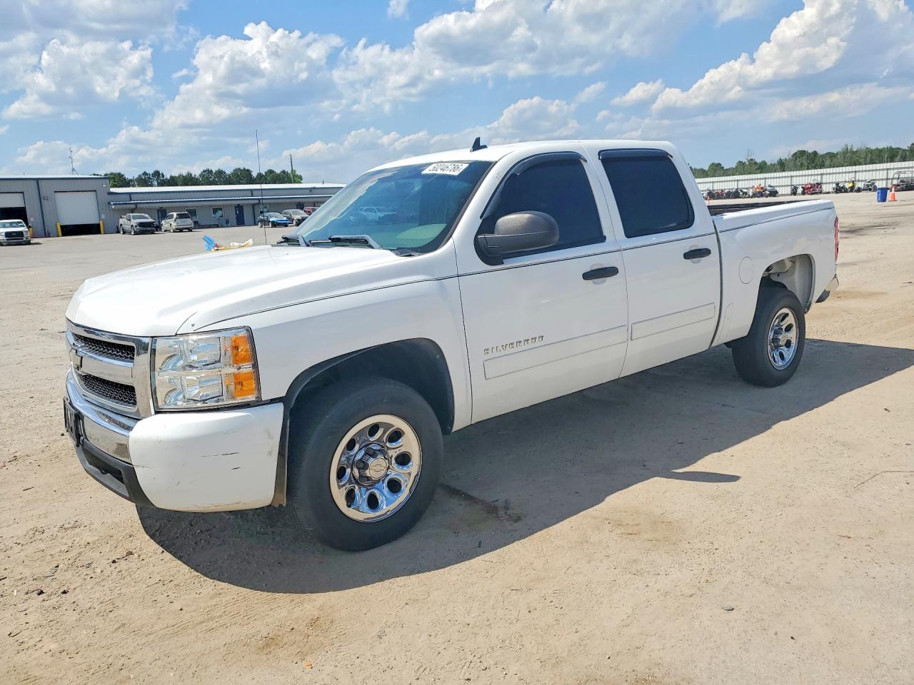 Salvage Chevrolet Silverado Image
