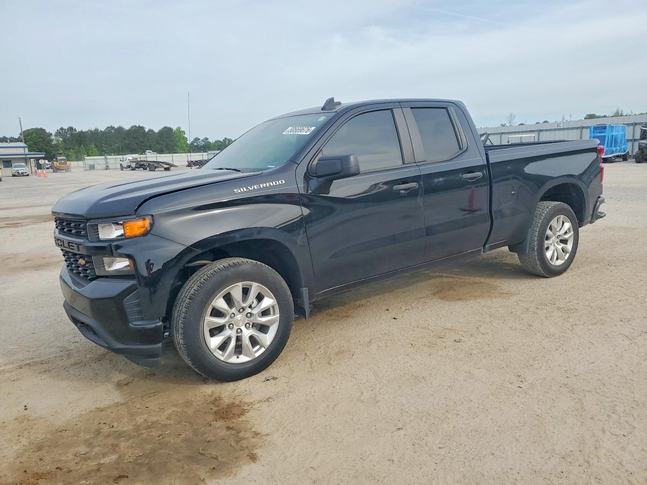 Salvage Chevrolet Silverado Image