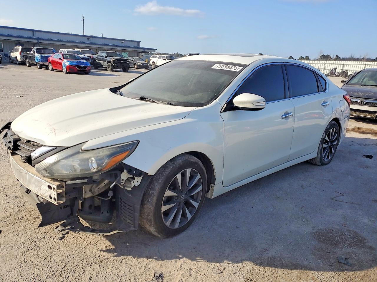 Salvage Nissan Altima Image