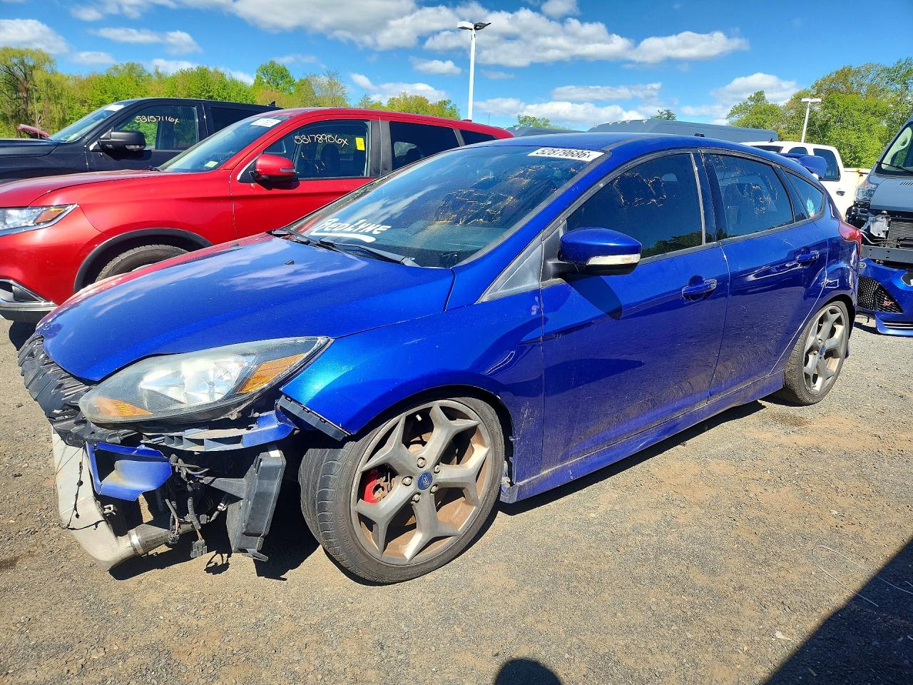 Salvage Ford Focus Image