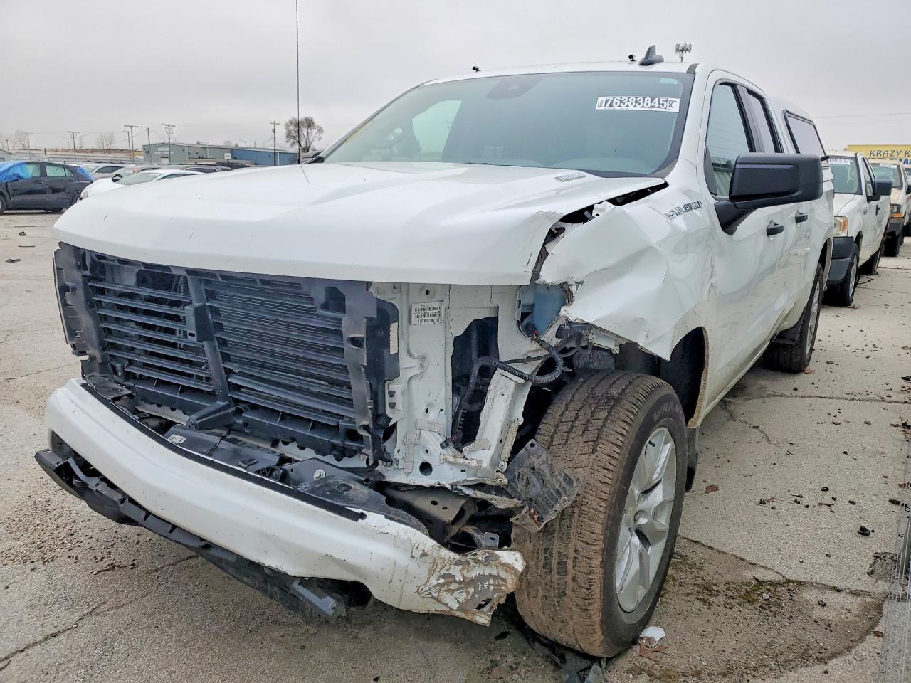 Salvage Chevrolet Silverado Image