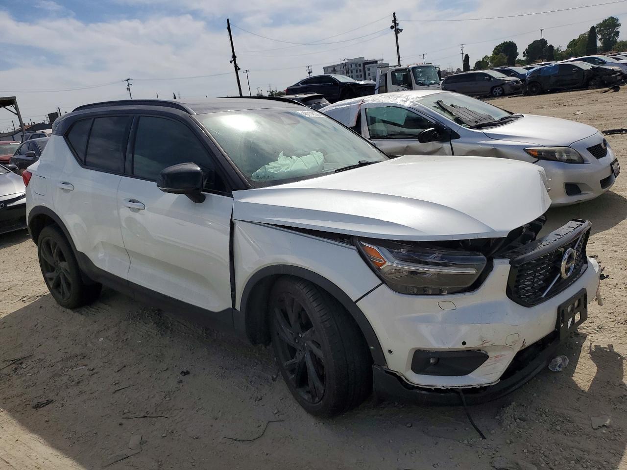 Volvo XC40 T5 R-design