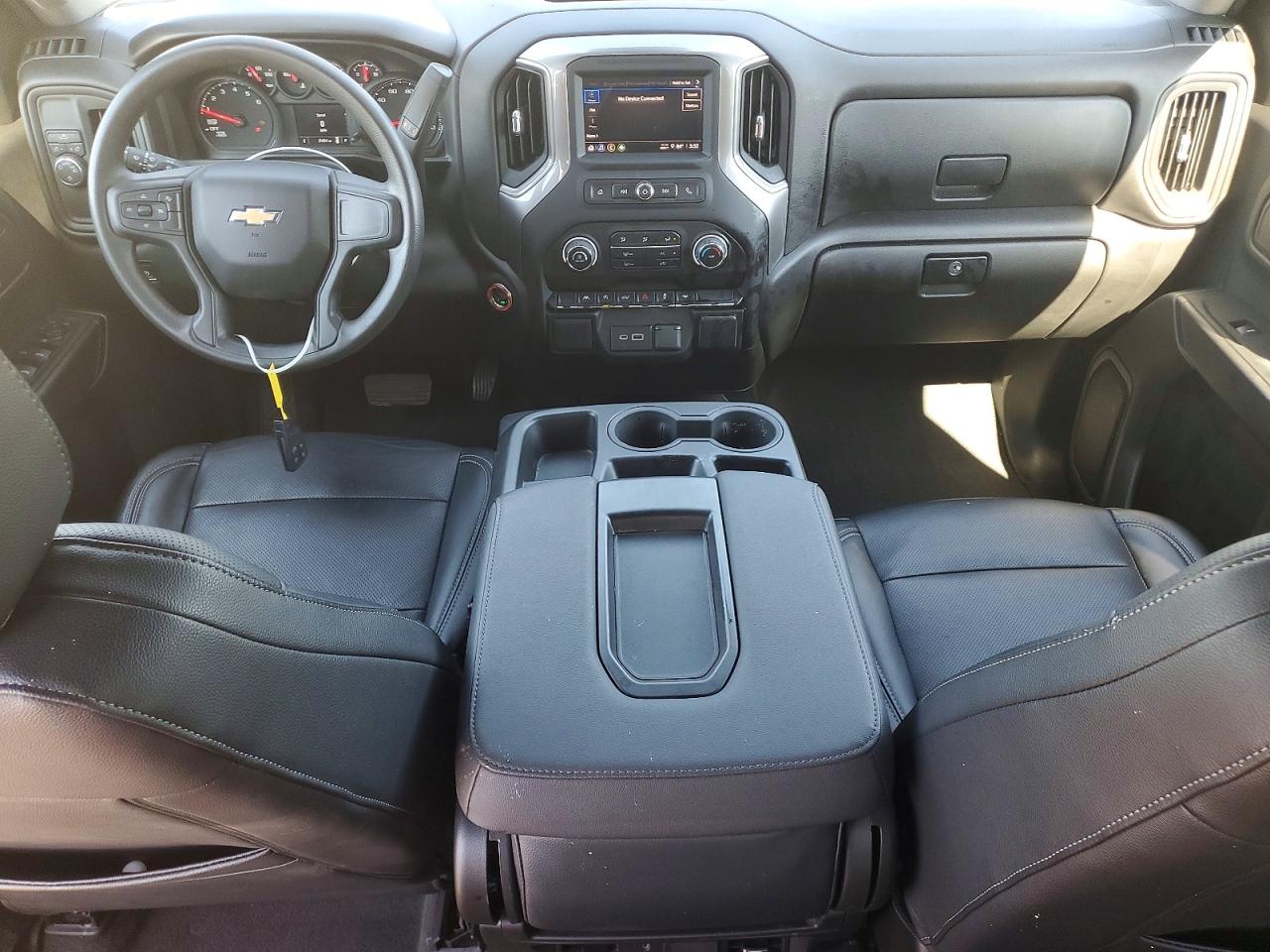 Chevrolet Silverado C1500 Custom