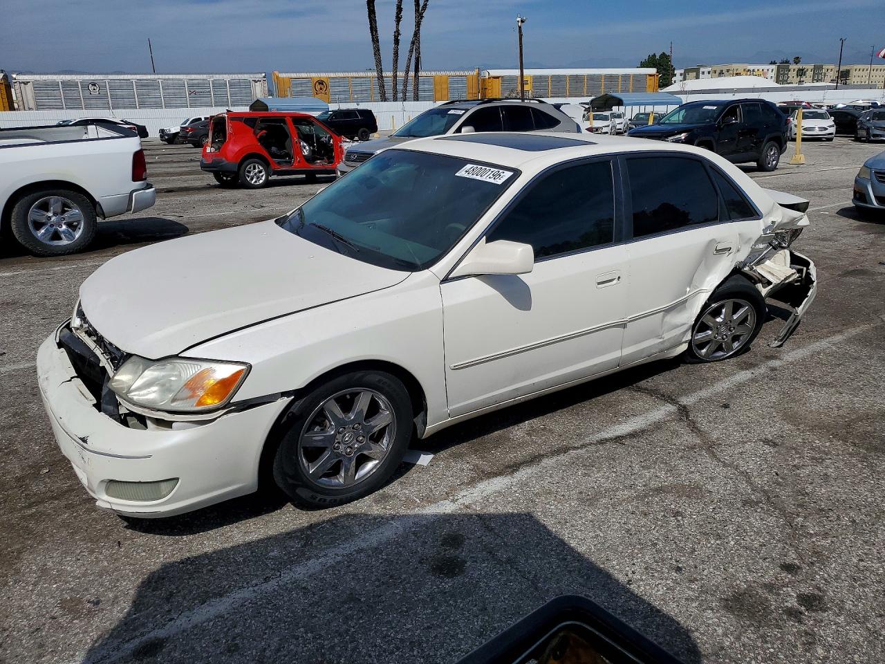 Salvage Toyota Avalon Image
