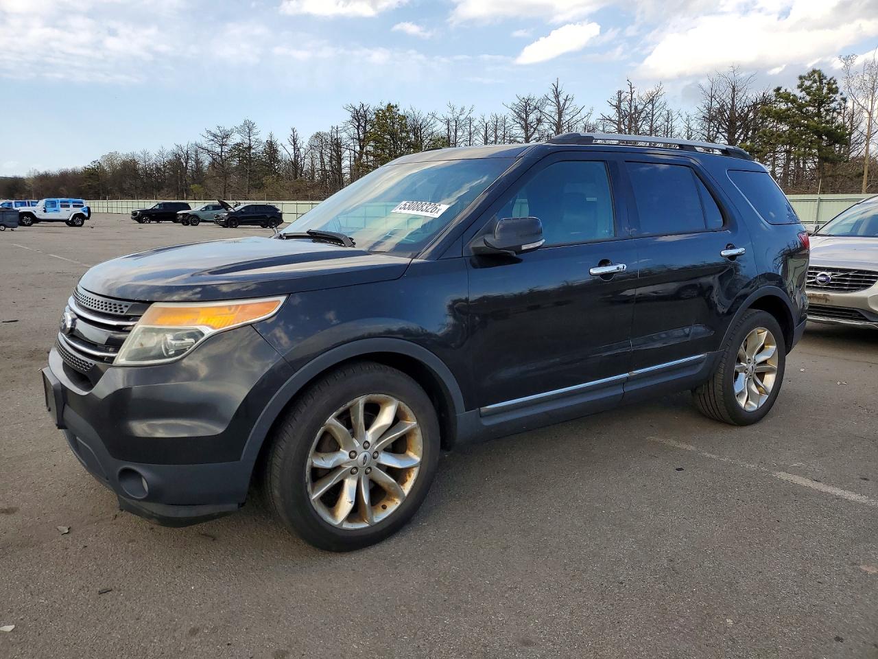 Salvage Ford Explorer Image
