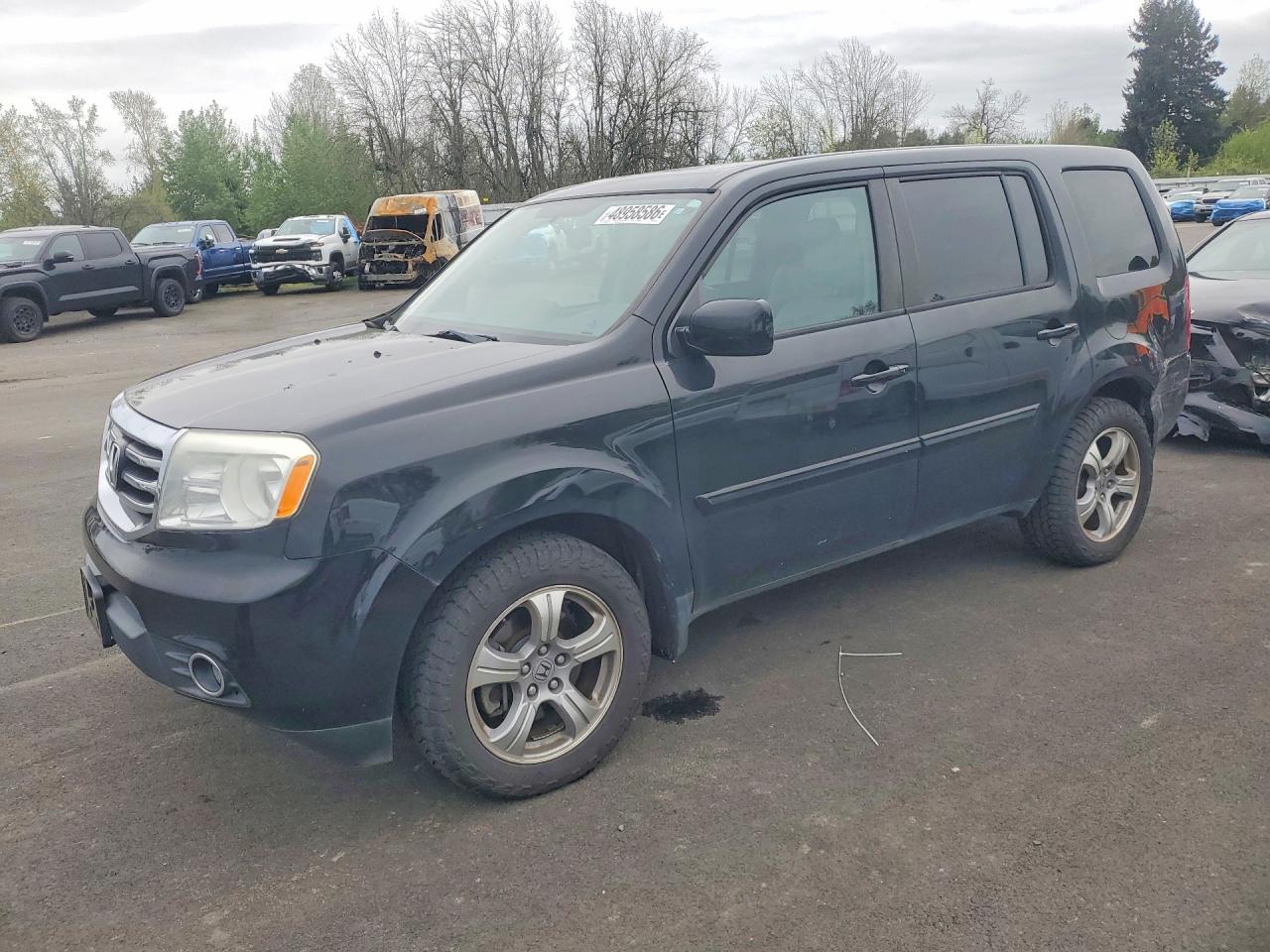 Salvage Honda Pilot Image