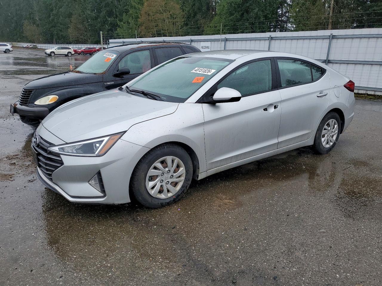 Salvage Hyundai ELANTRA Image