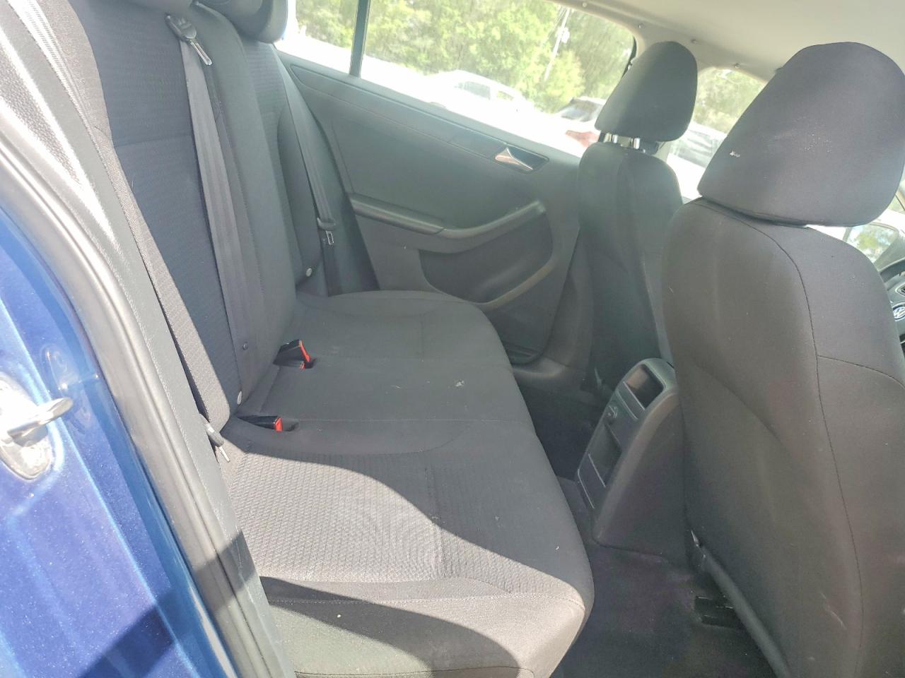 Volkswagen Jetta S