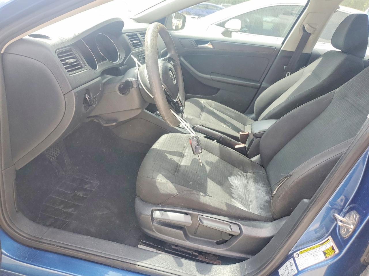 Volkswagen Jetta S