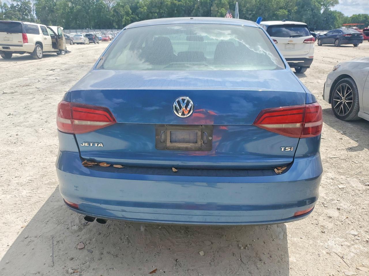 Volkswagen Jetta S