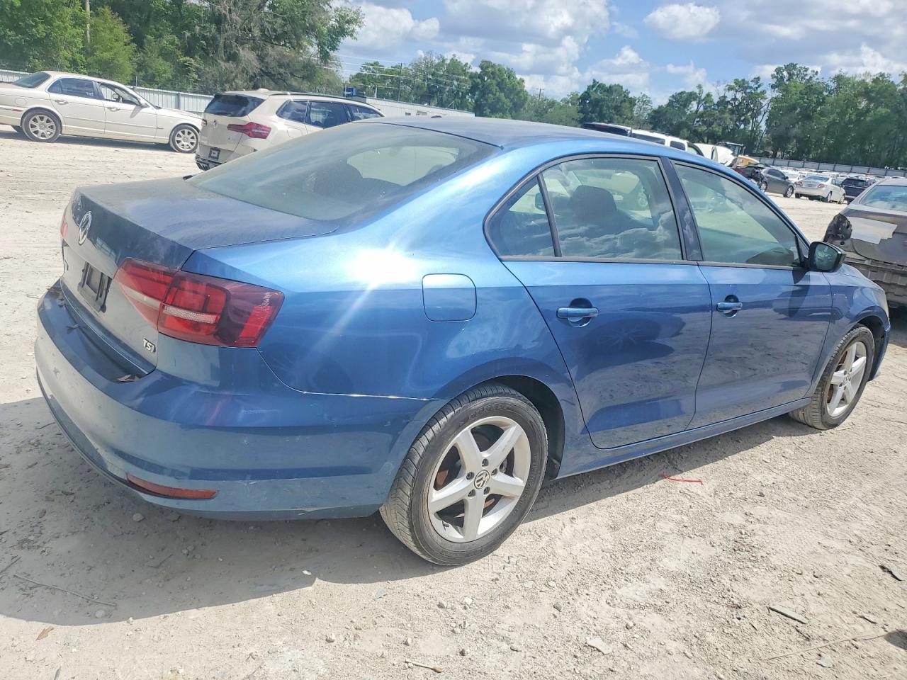 Volkswagen Jetta S