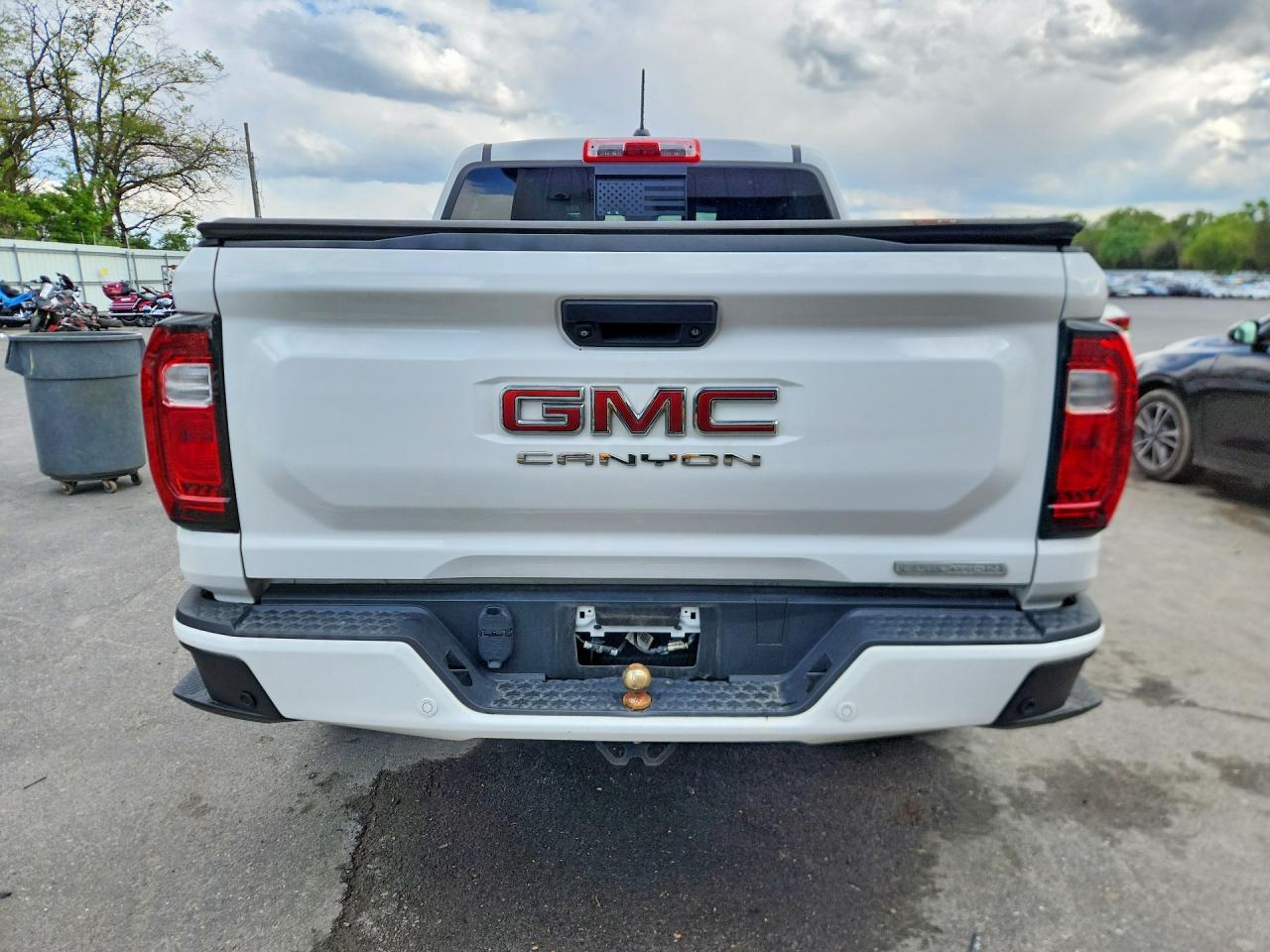 GMC Canyon Elevation