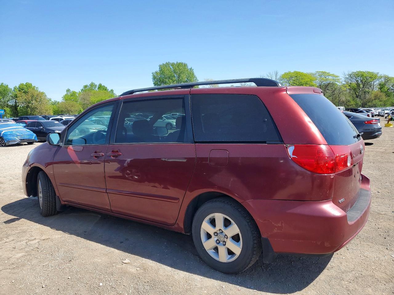 Toyota Sienna Le 7 Passenger