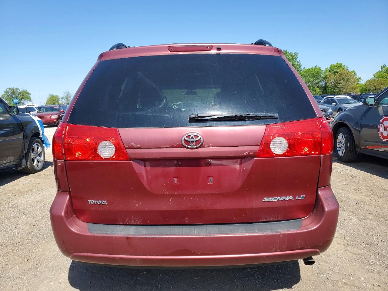 Toyota Sienna Le 7 Passenger