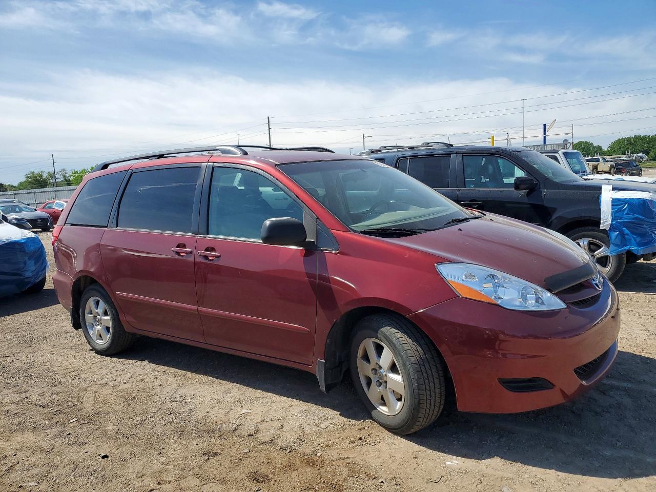 Toyota Sienna Le 7 Passenger