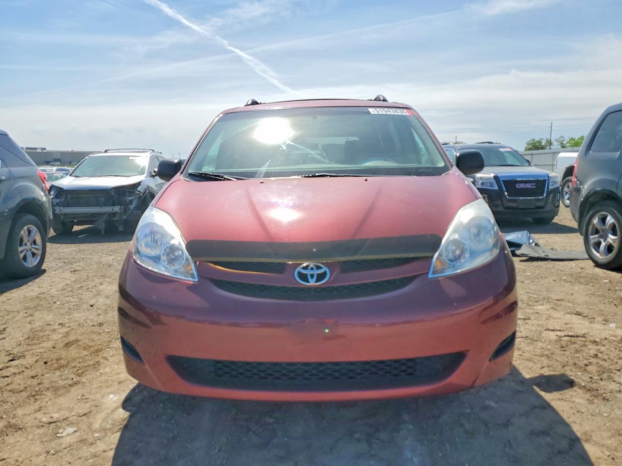 Toyota Sienna Le 7 Passenger