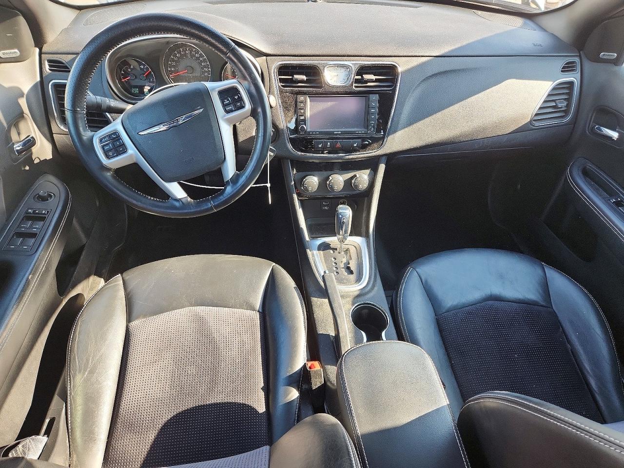 Chrysler 200 S