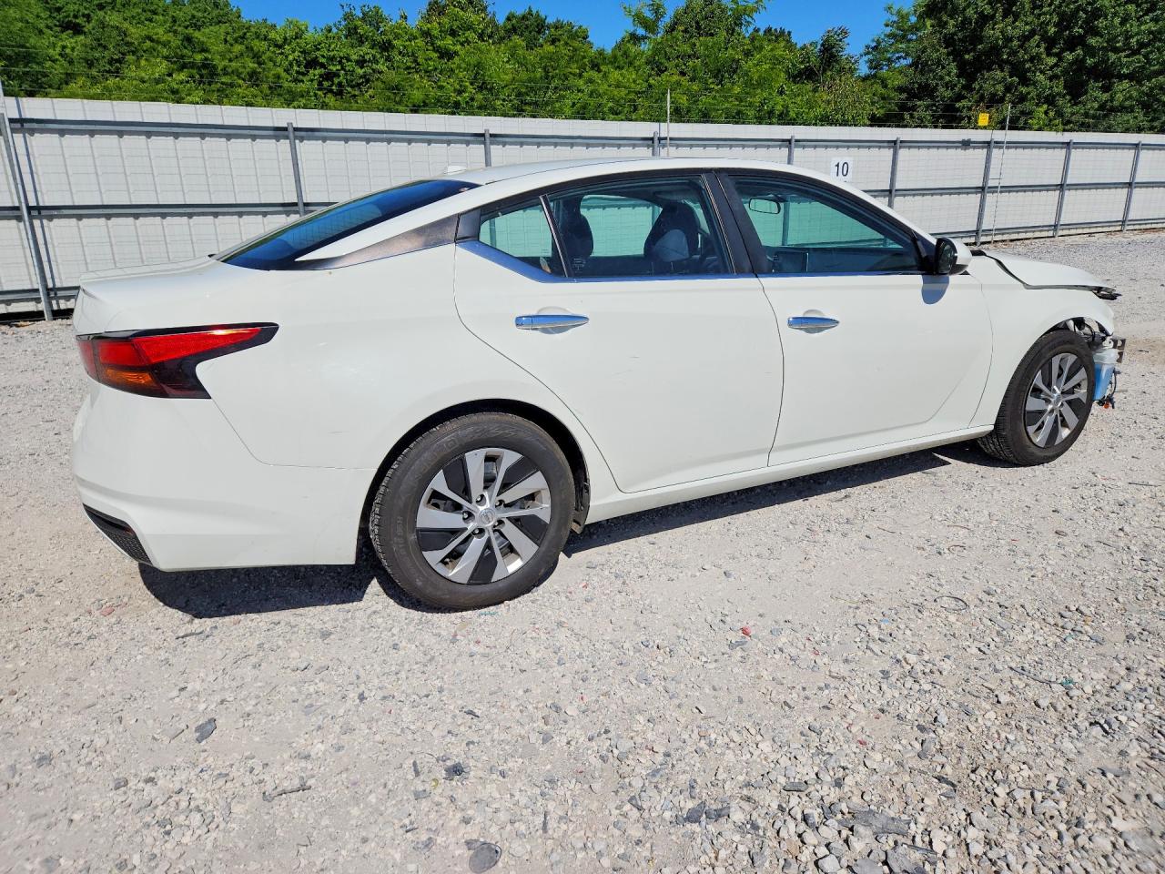 Nissan Altima S