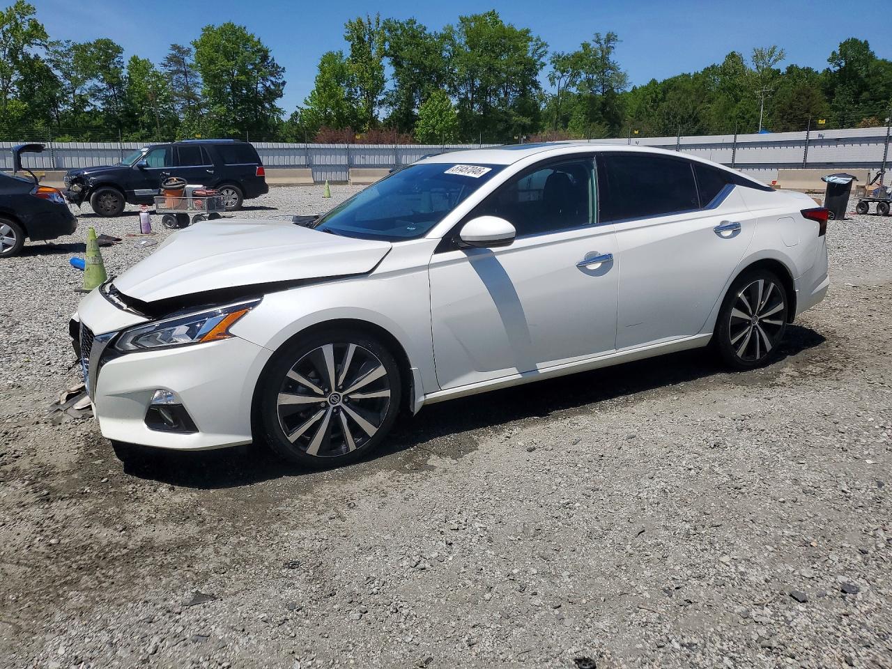 Salvage Nissan Altima Image