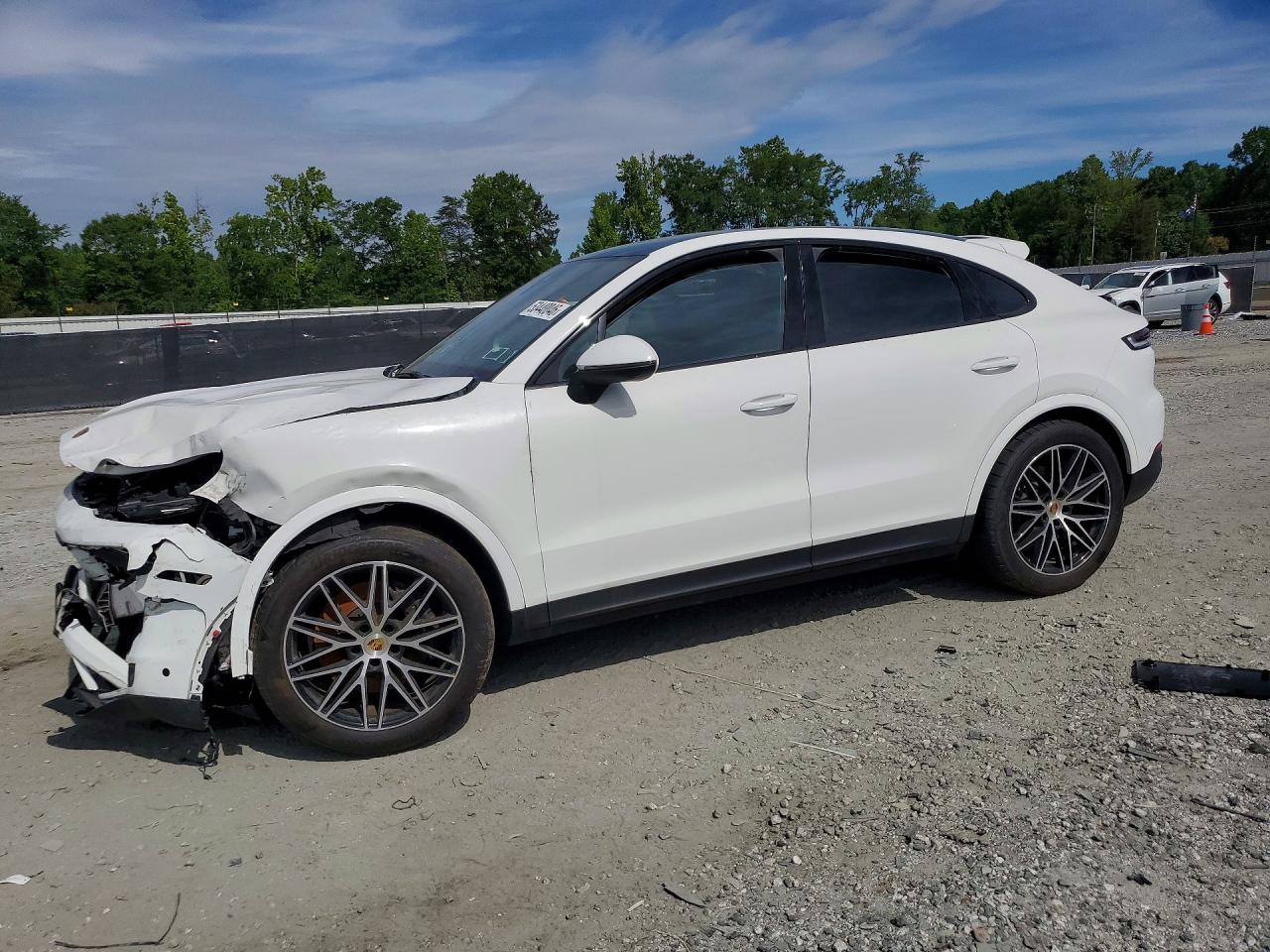 Salvage Porsche Cayenne Image