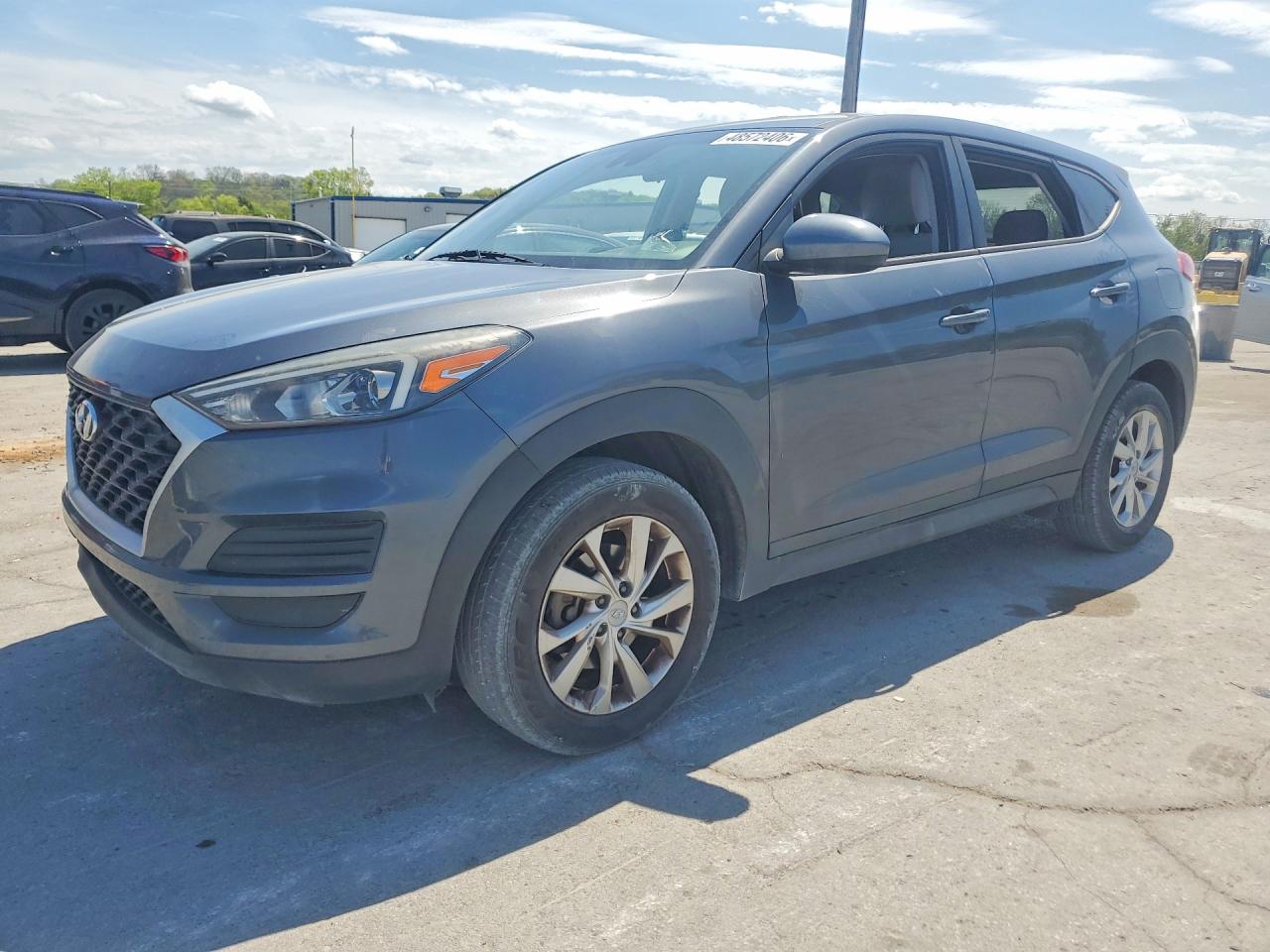 Salvage Hyundai TUCSON Image