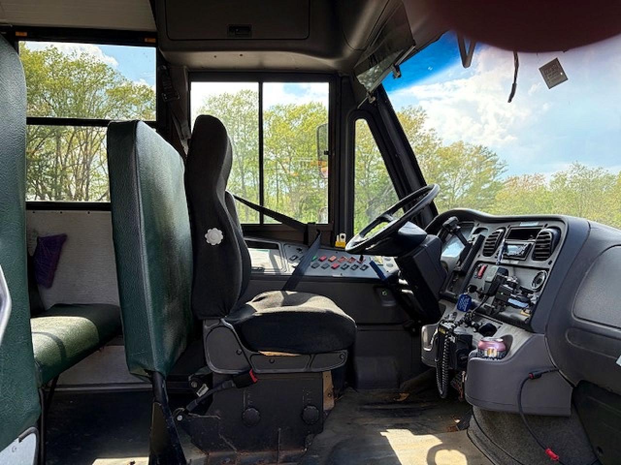 Freightliner Chassis B2b