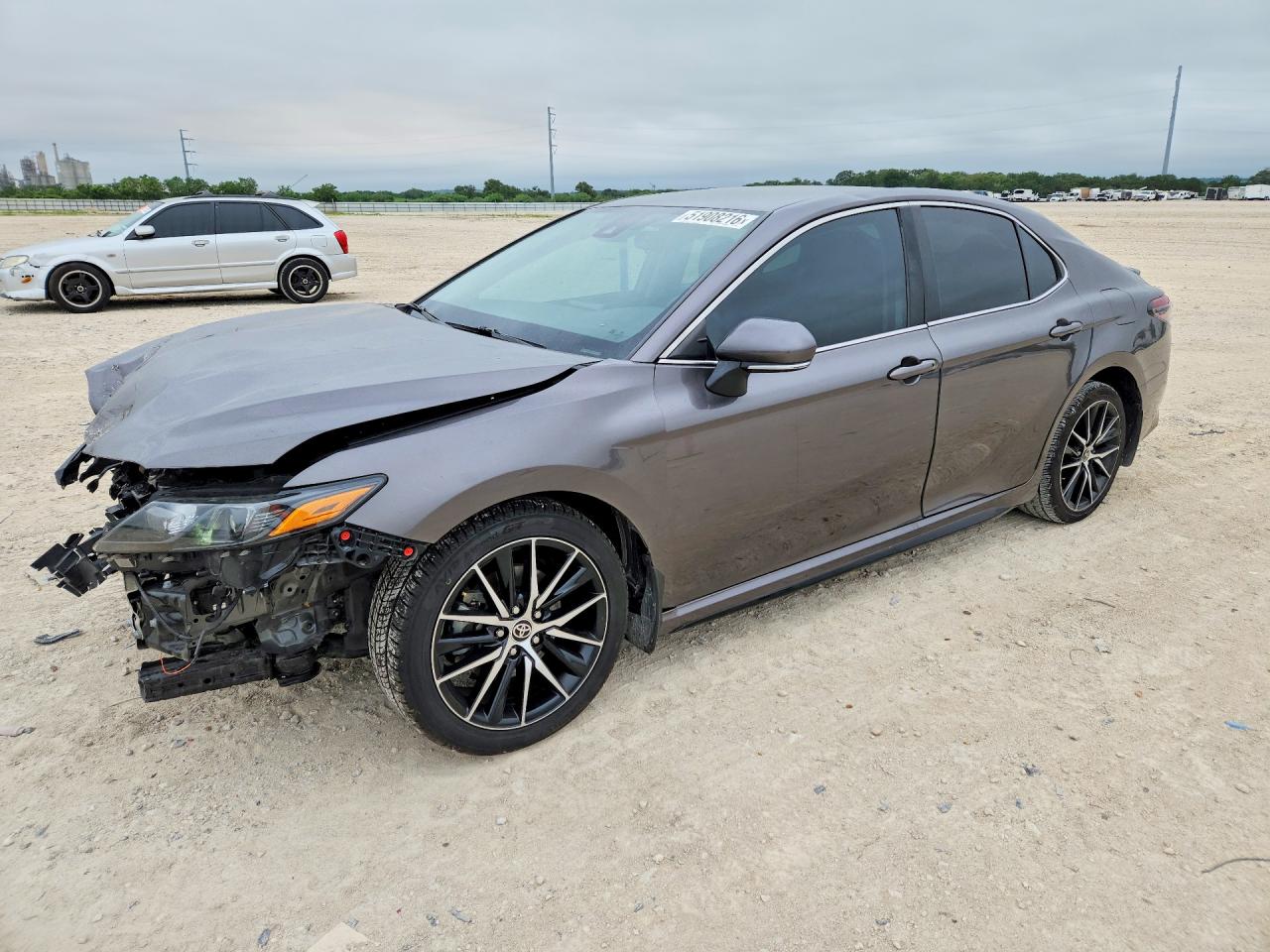 Salvage Toyota Camry Image