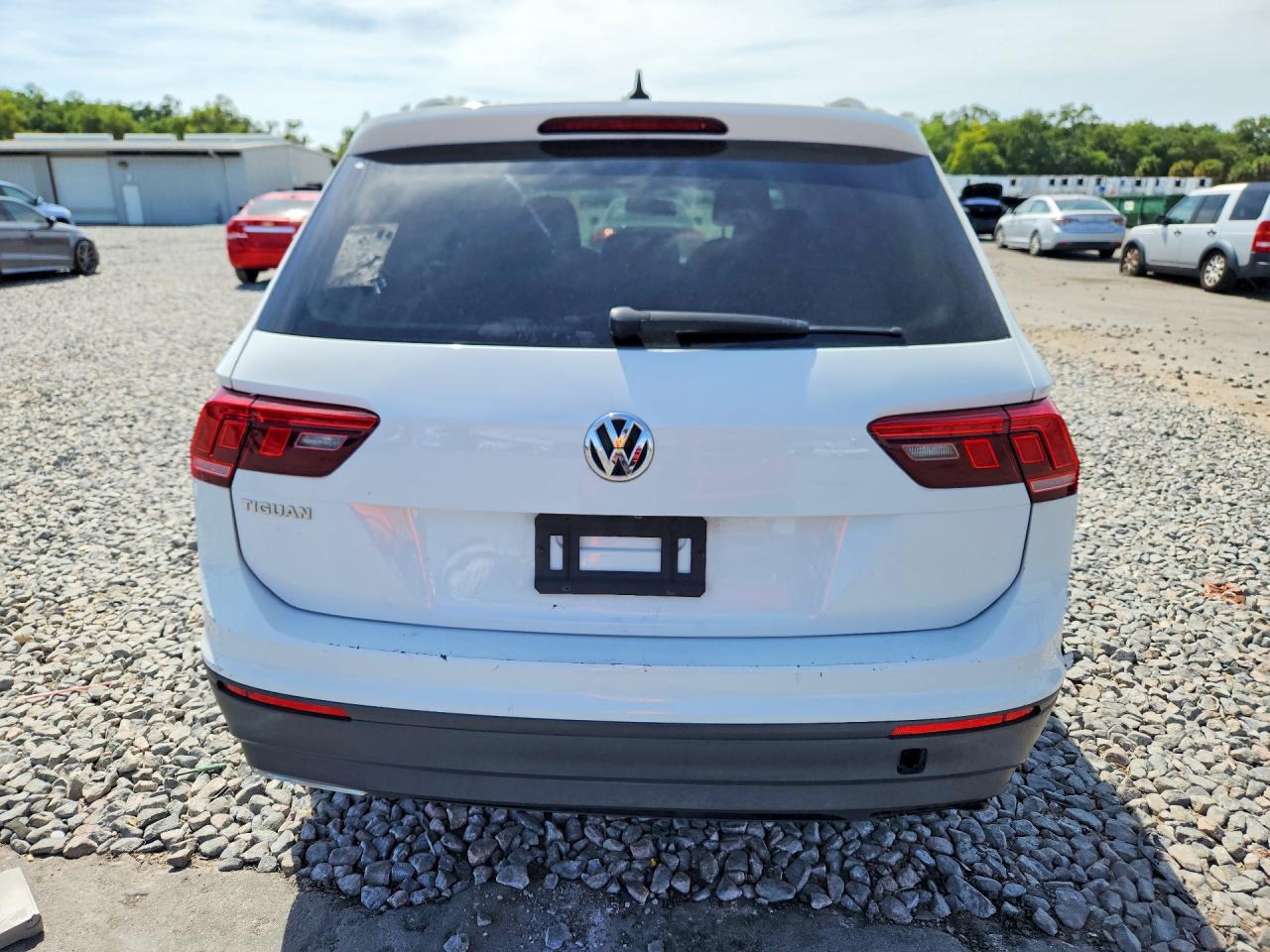 Volkswagen Tiguan S