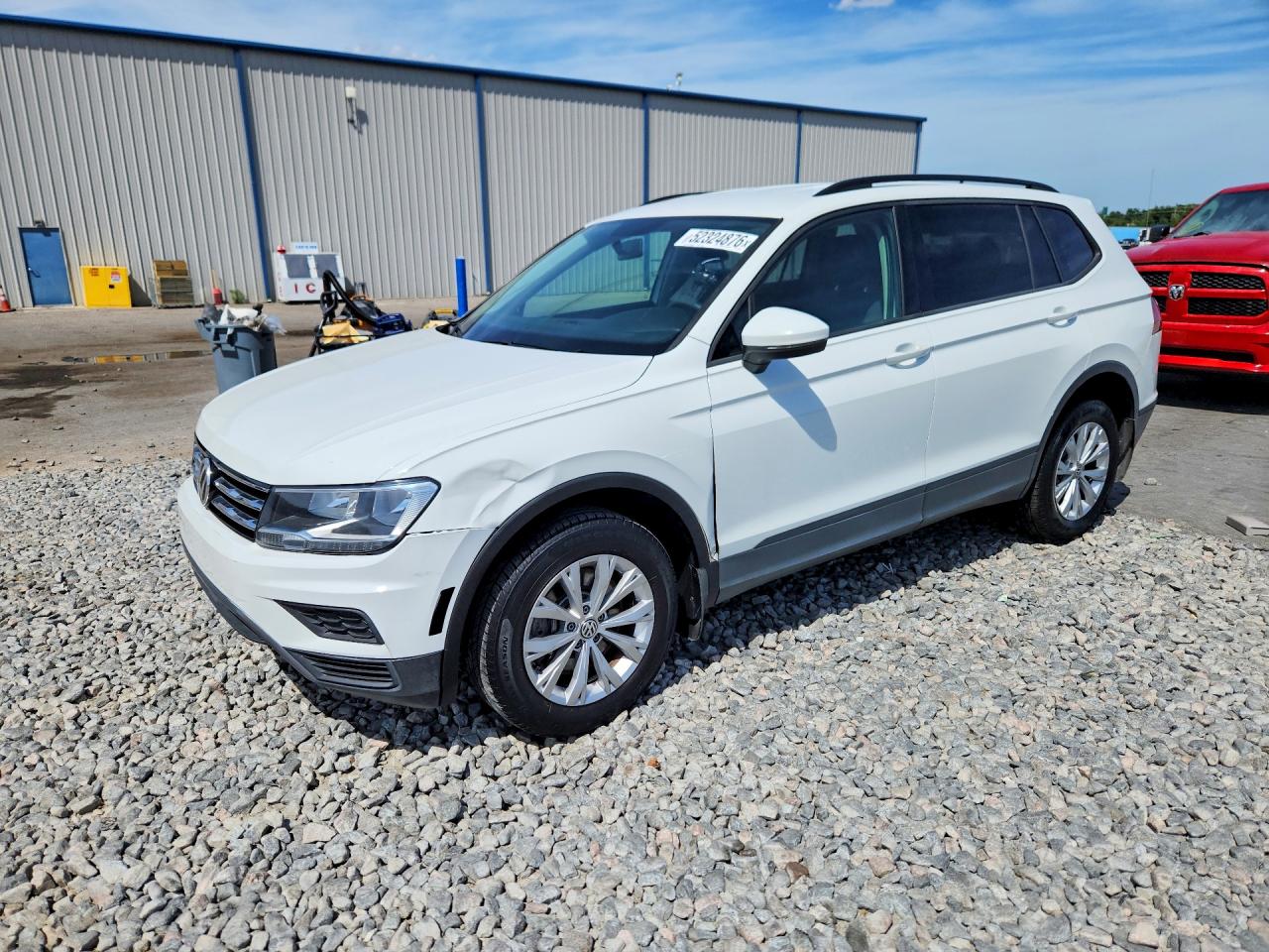 Salvage Volkswagen Tiguan Image