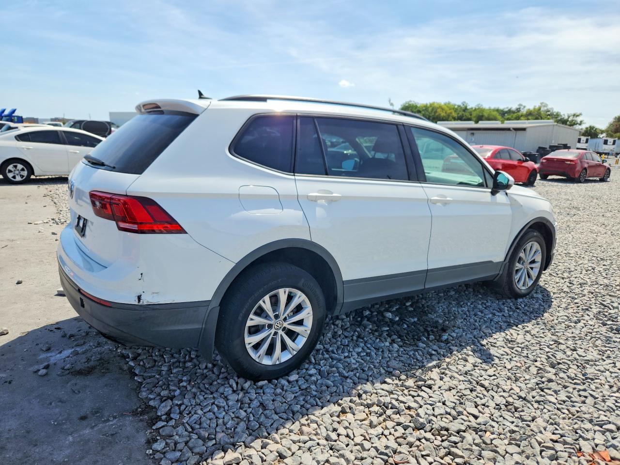 Volkswagen Tiguan S