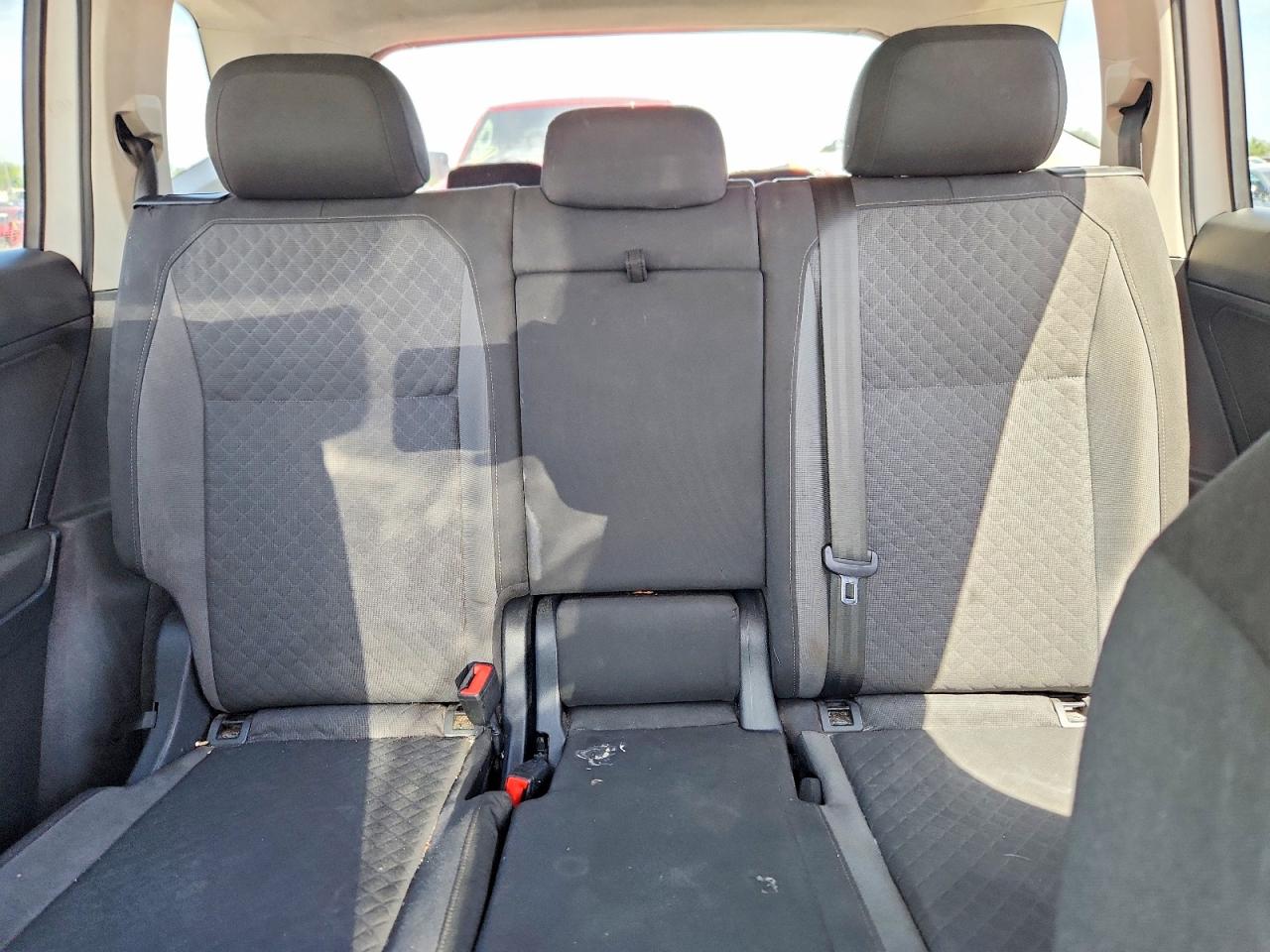 Volkswagen Tiguan S