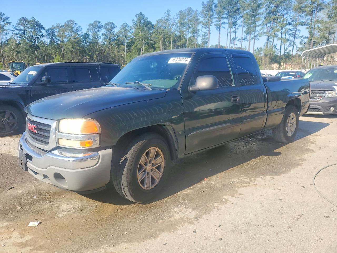 Salvage GMC Sierra Image