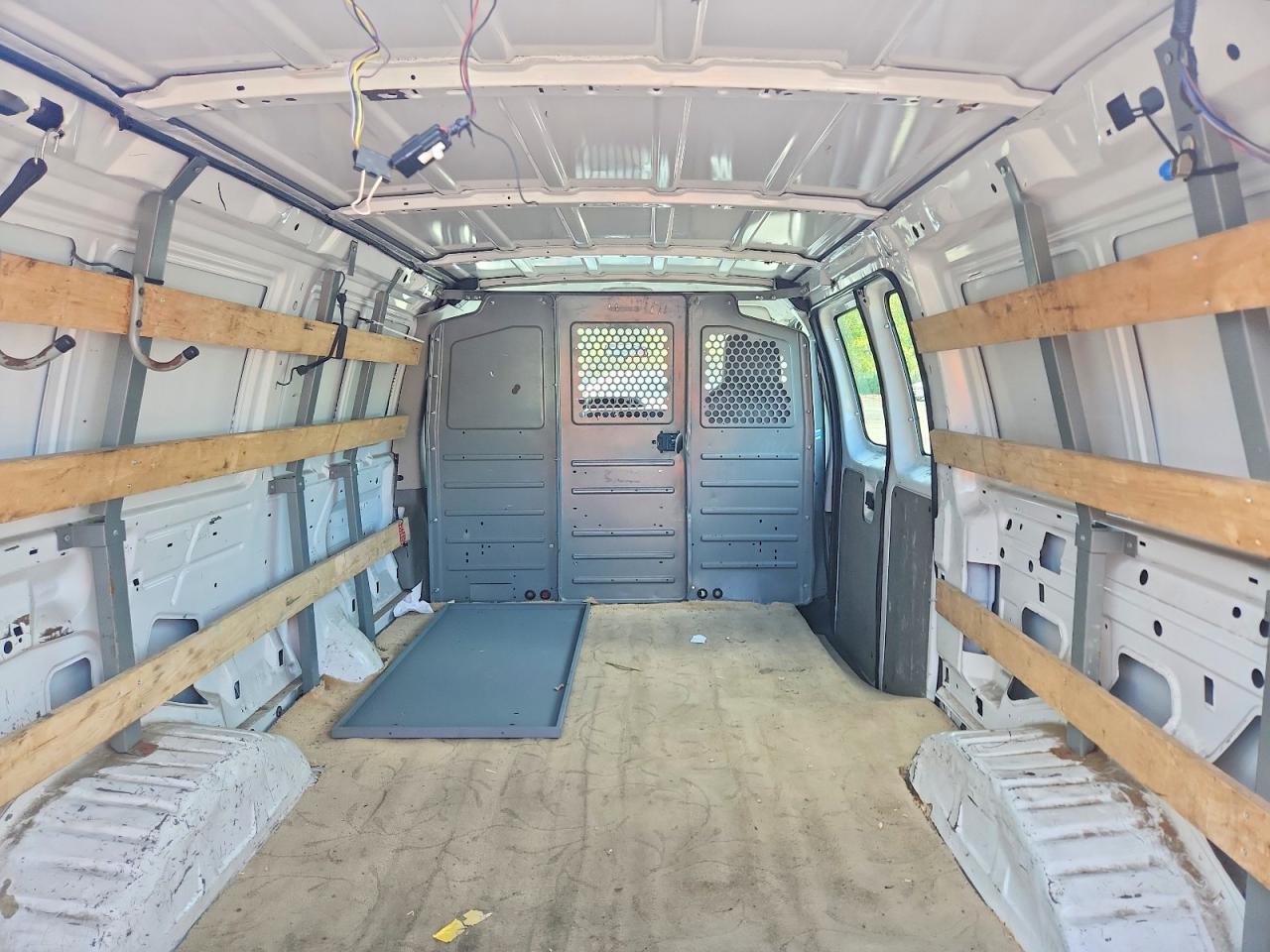 Ford Econoline E250 Van