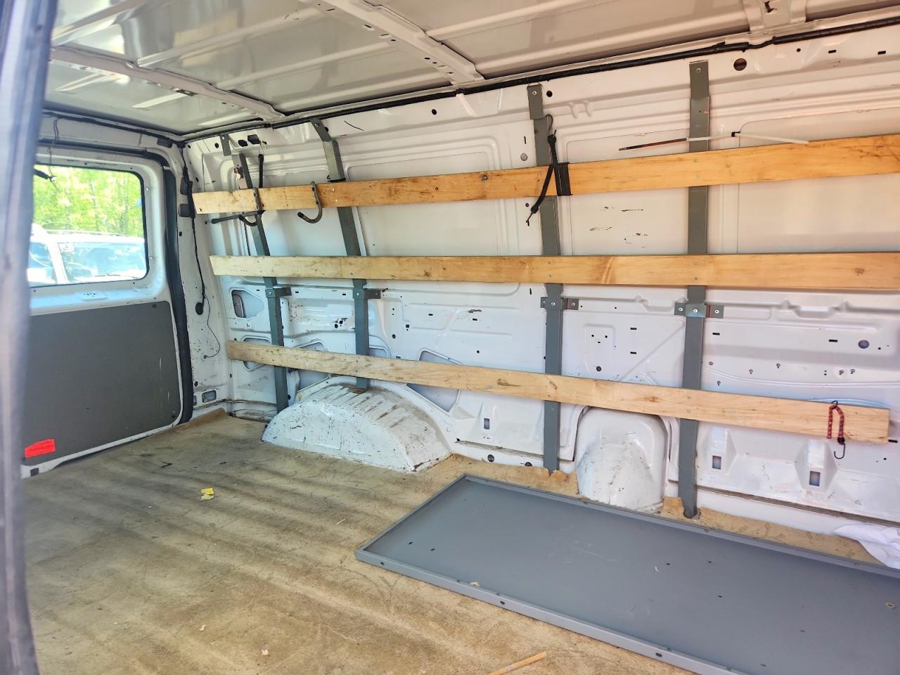 Ford Econoline E250 Van